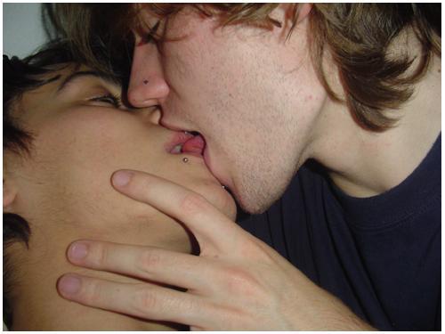 FernandoyDani_beso.jpg